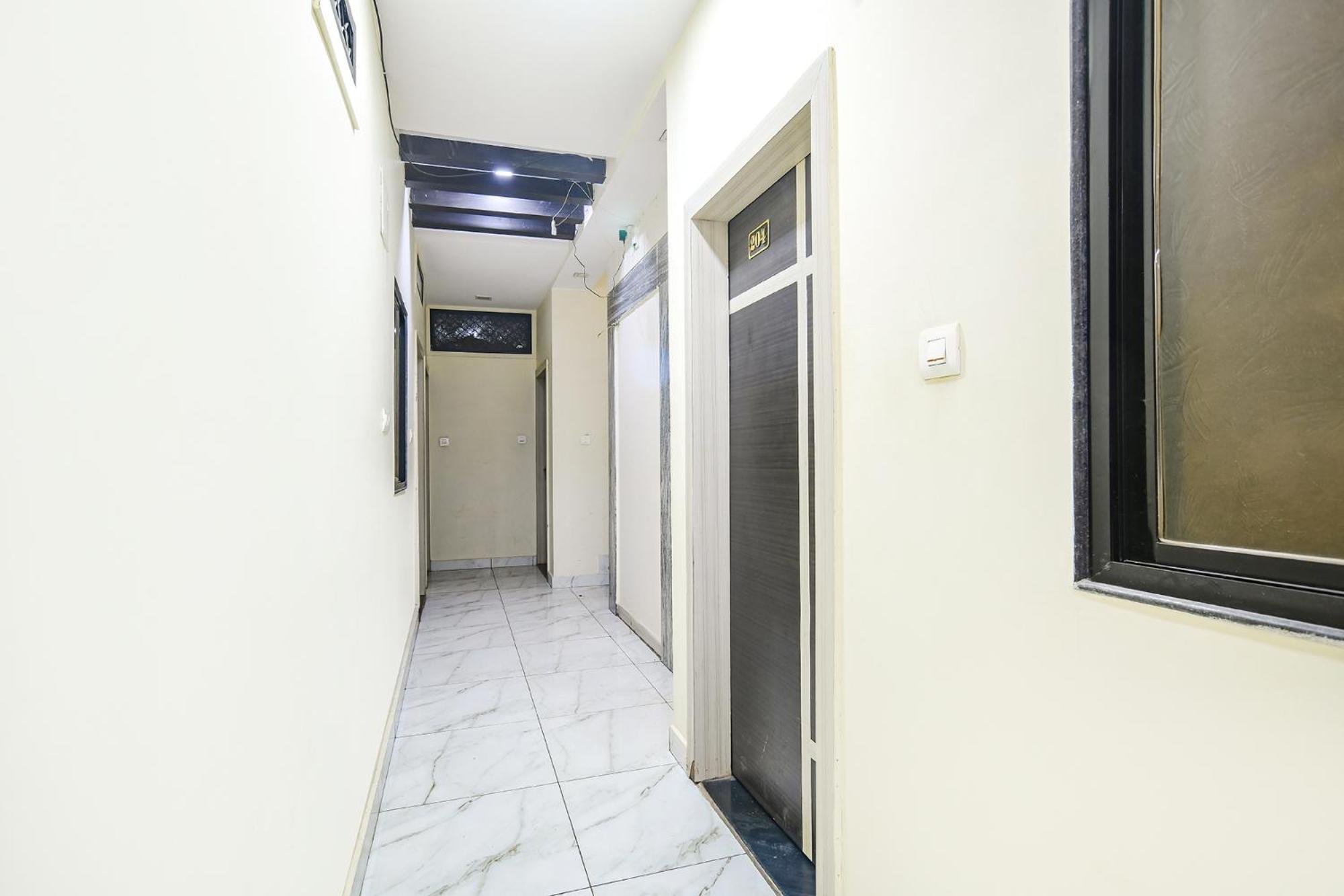 Fabexpress Blue Star Hotel Uddzsaín Kültér fotó